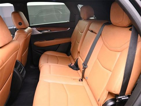 Used 2025 Cadillac XT5 Premium Luxury image 17