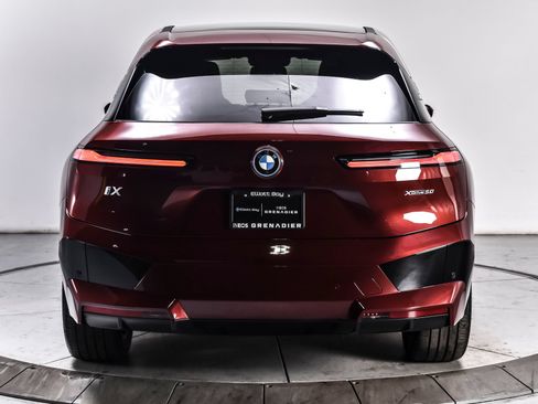 Used 2024 BMW iX xDrive50 w/ Sport Package AWD/4WD image 5
