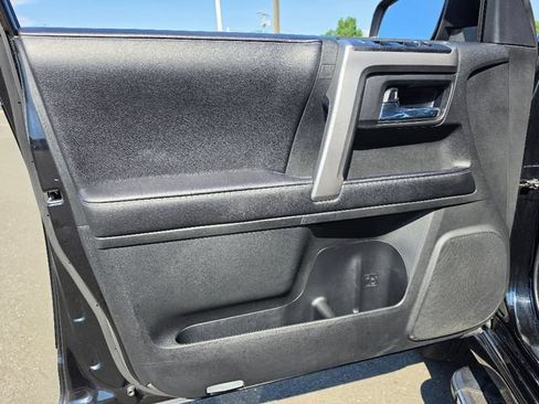 Used 2022 Toyota 4Runner TRD Sport AWD/4WD image 19