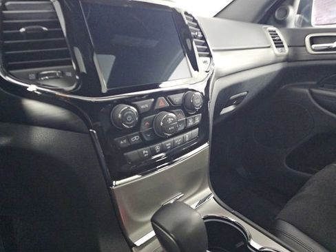 Used 2021 Jeep Grand Cherokee Laredo X image 30