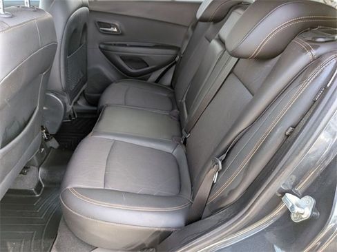 Used 2018 Chevrolet Trax LT w/ LT Convenience Package image 24