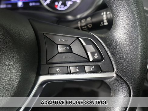 Used 2024 Nissan Sentra SV image 3