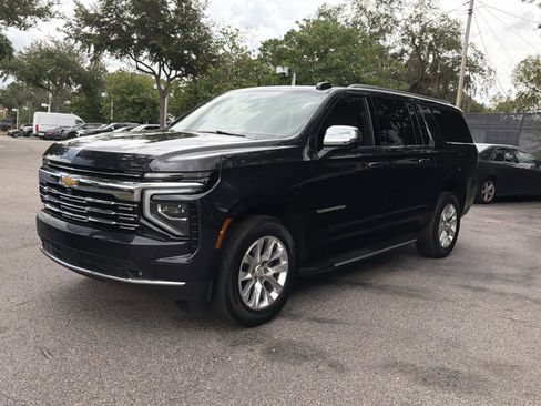 Used 2025 Chevrolet Suburban Premier RWD image 7
