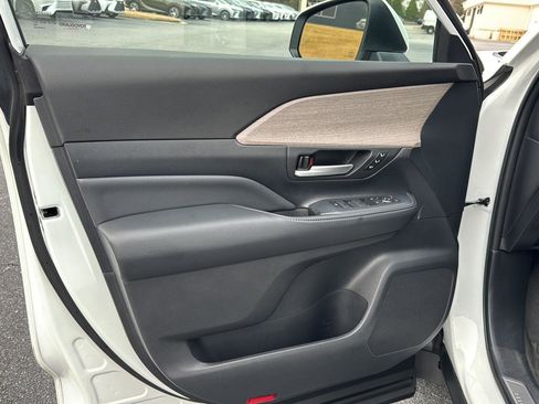 Used 2024 Toyota Grand Highlander Platinum image 14