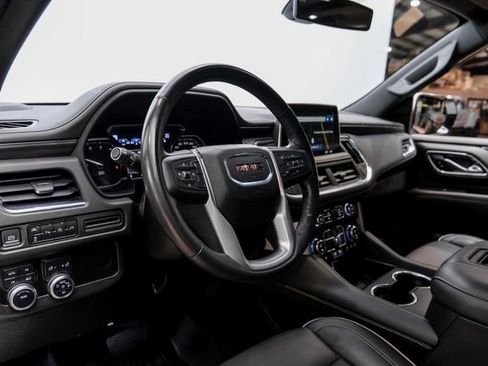Used 2021 GMC Yukon XL SLT w/ Rear Media and Nav Package AWD/4WD image 10