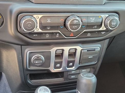 Used 2021 Jeep Wrangler Sport AWD/4WD image 20