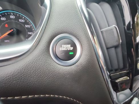 Used 2023 Chevrolet Traverse LT w/ Midnight/Sport Edition image 21