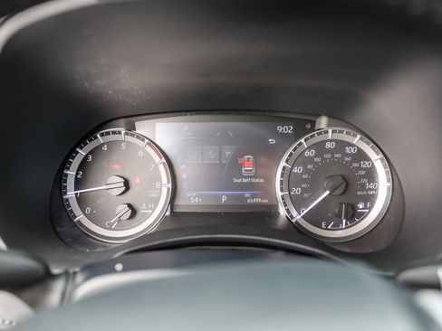 Used 2023 Toyota Highlander LE image 12