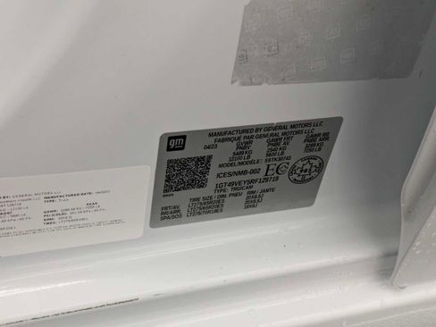 Used 2024 GMC Sierra 3500 AT4 w/ Technology Package image 36