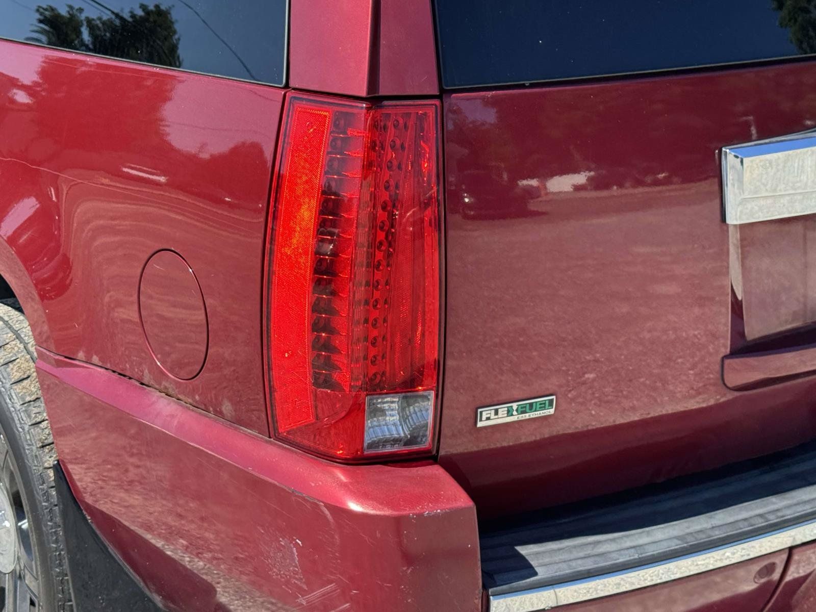 Used 2011 Cadillac Escalade ESV Luxury AWD/4WD image 8