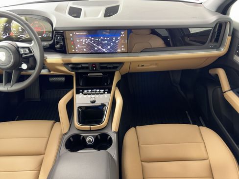 Certified 2026 Porsche Cayenne AWD/4WD image 28