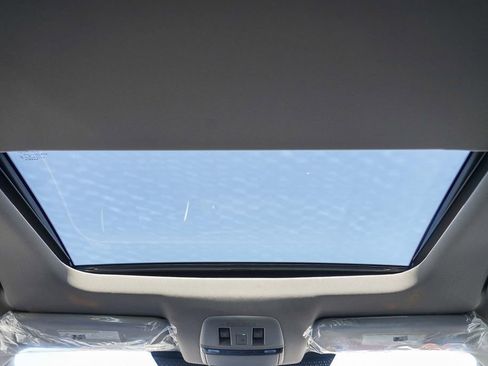 New 2025 Nissan Ariya Platinum AWD/4WD image 19