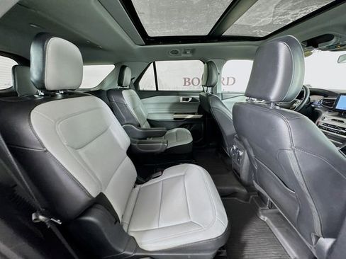 Used 2021 Ford Explorer XLT w/ Equipment Group 202A image 33