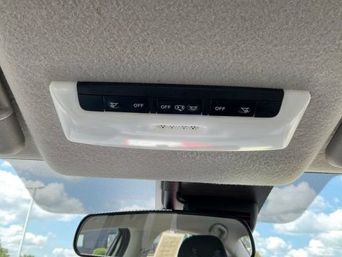 Certified 2024 Nissan Versa SV FWD image 18