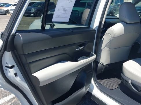 Used 2025 Toyota Grand Highlander AWD image 13