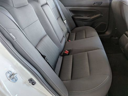Used 2025 Nissan Altima 2.5 SV FWD image 29