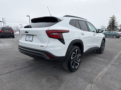 Used 2025 Chevrolet Trax RS w/ Driver Confidence Package image 9