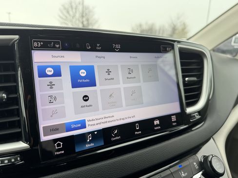 Used 2023 Chrysler Pacifica Touring-L image 24