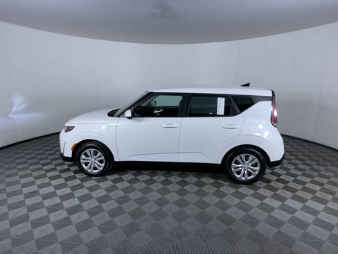 Used 2024 Kia Soul LX image 6