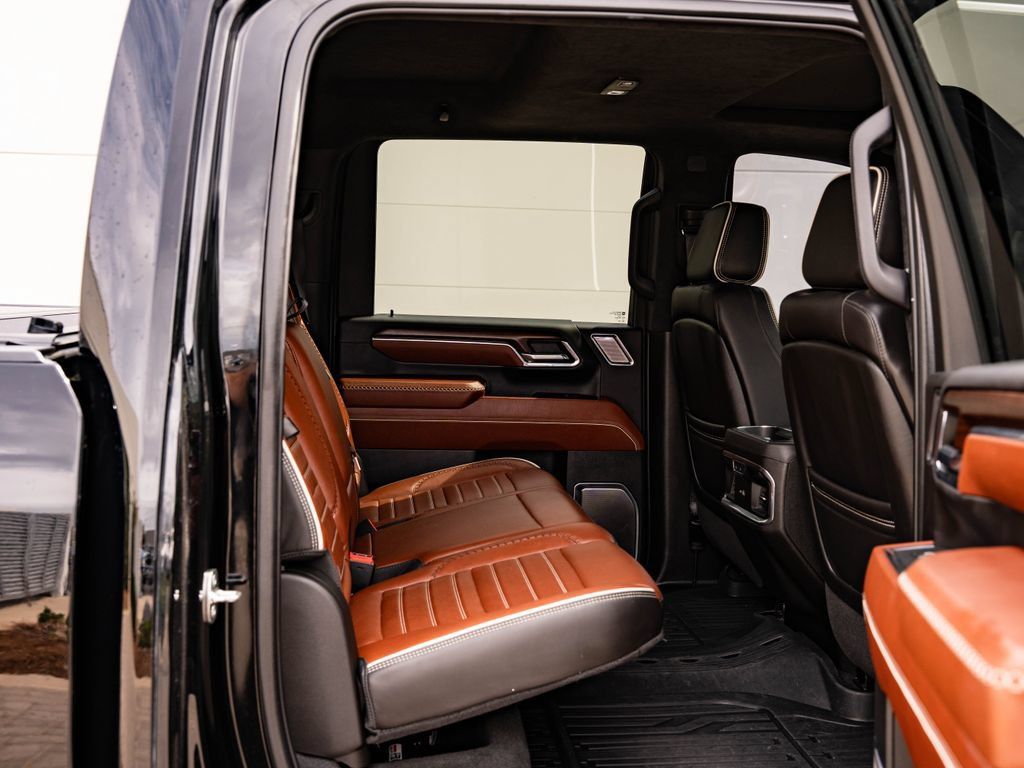 Used 2024 GMC Sierra 2500 Denali Ultimate w/ Max Trailering Package AWD/4WD image 46
