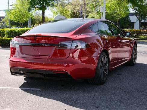 Used 2021 Tesla Model S Plaid image 10