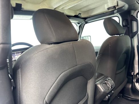 Used 2019 Jeep Wrangler Unlimited Sport S AWD/4WD image 34
