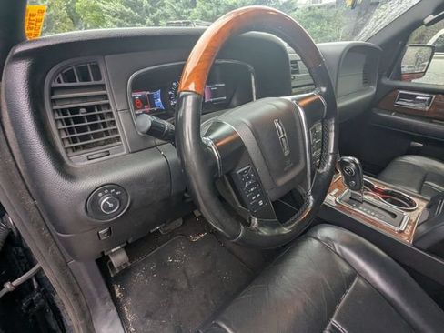 Used 2015 Lincoln Navigator 4WD image 14