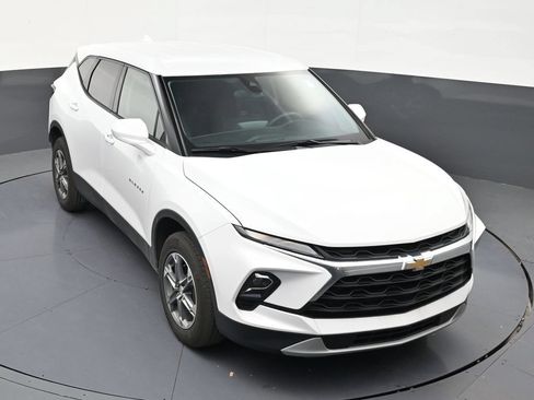 Used 2024 Chevrolet Blazer LT FWD image 18