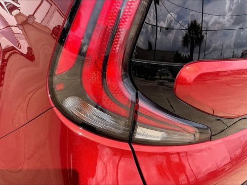 Used 2024 Kia Soul LX w/ Option Group 015 FWD image 26