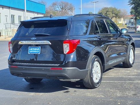 Used 2023 Ford Explorer XLT image 6