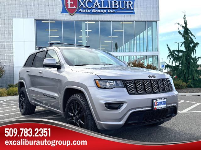 Used 2019 Jeep Grand Cherokee Altitude AWD/4WD image 1