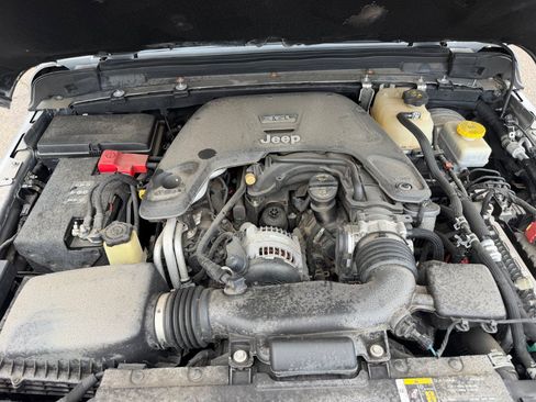 Used 2018 Jeep Wrangler Unlimited Sport S AWD/4WD image 17