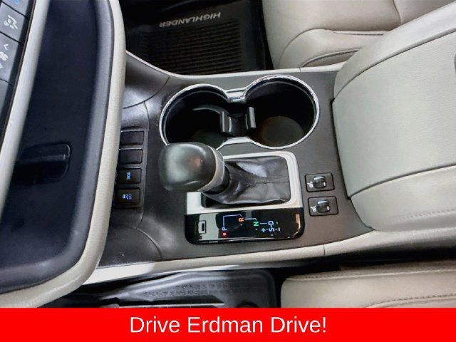 Used 2018 Toyota Highlander XLE FWD image 19