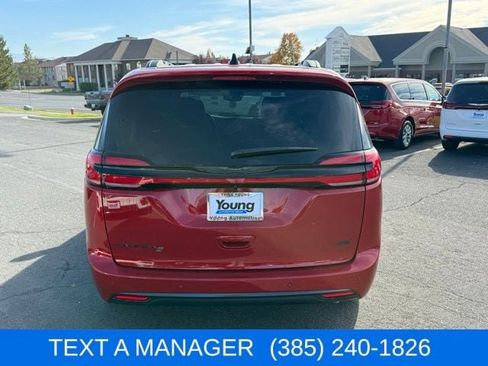 New 2026 Chrysler Pacifica Select w/ S Appearance Package image 7