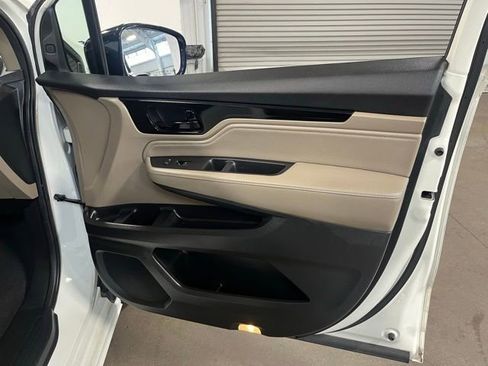 Used 2019 Honda Odyssey Elite image 12