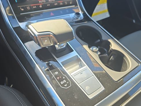 New 2025 Audi Q8 Premium Plus image 23