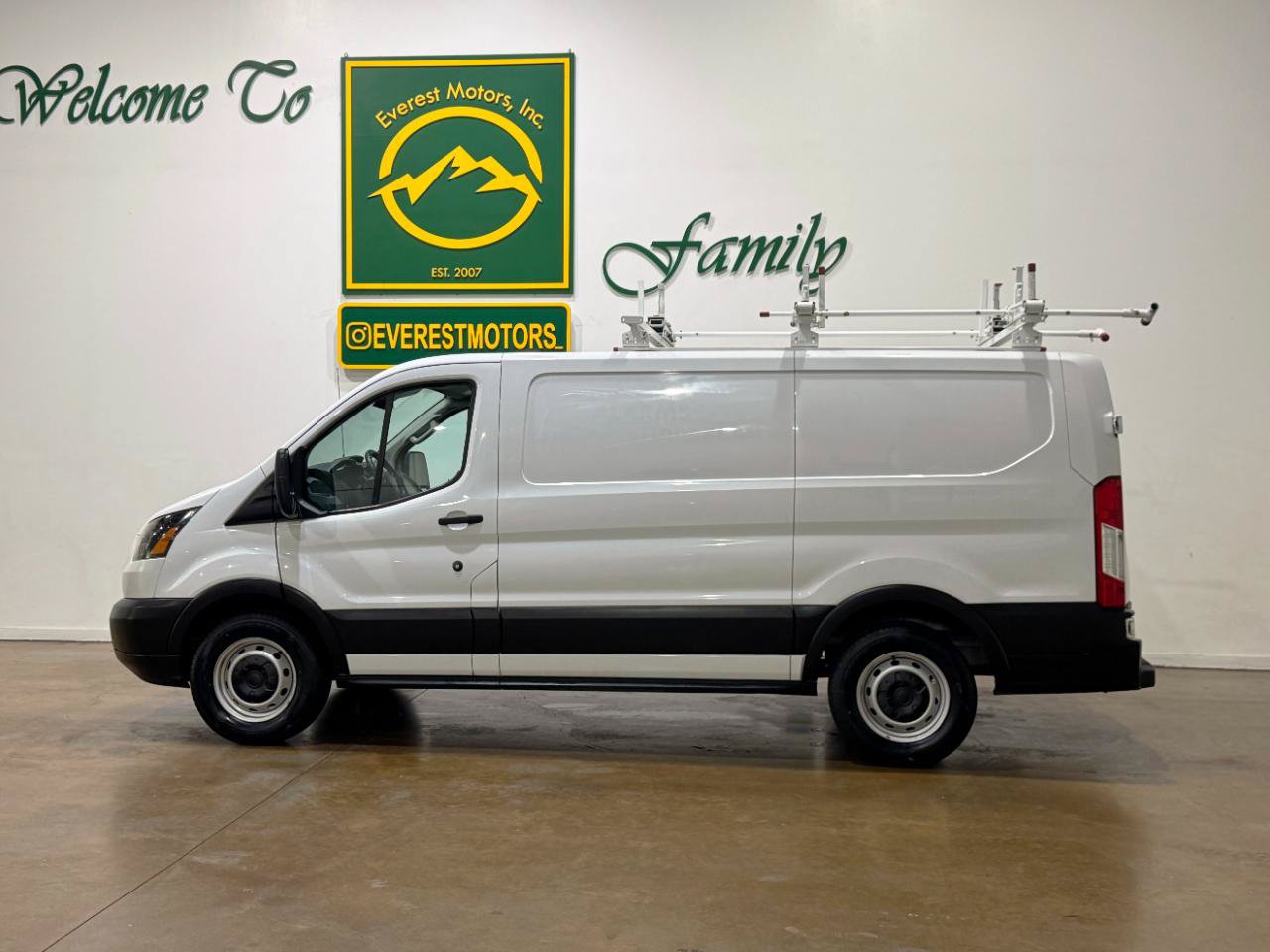 Used 2019 Ford Transit 150 130 Low Roof RWD image 5