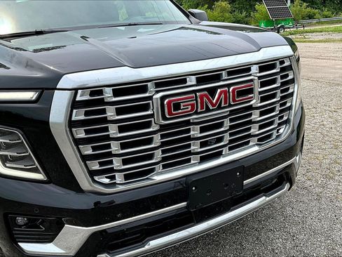 Used 2025 GMC Yukon XL Denali AWD/4WD image 31