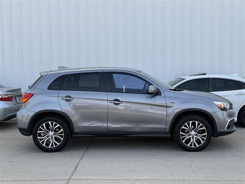 Used 2018 Mitsubishi Outlander Sport ES image 3