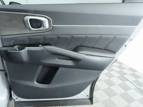 Used 2024 Kia Sorento SX image 28