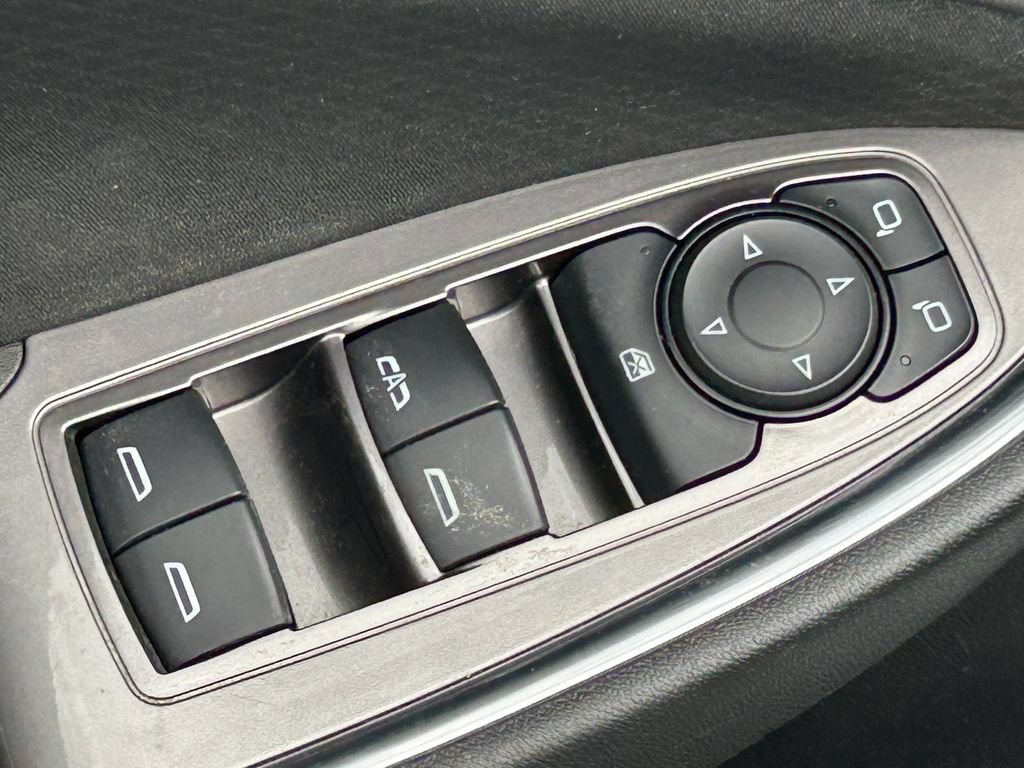 Used 2020 Chevrolet Malibu LT FWD image 29