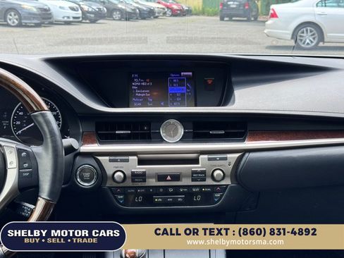 Used 2013 Lexus ES 350 w/ Luxury Pkg FWD image 17