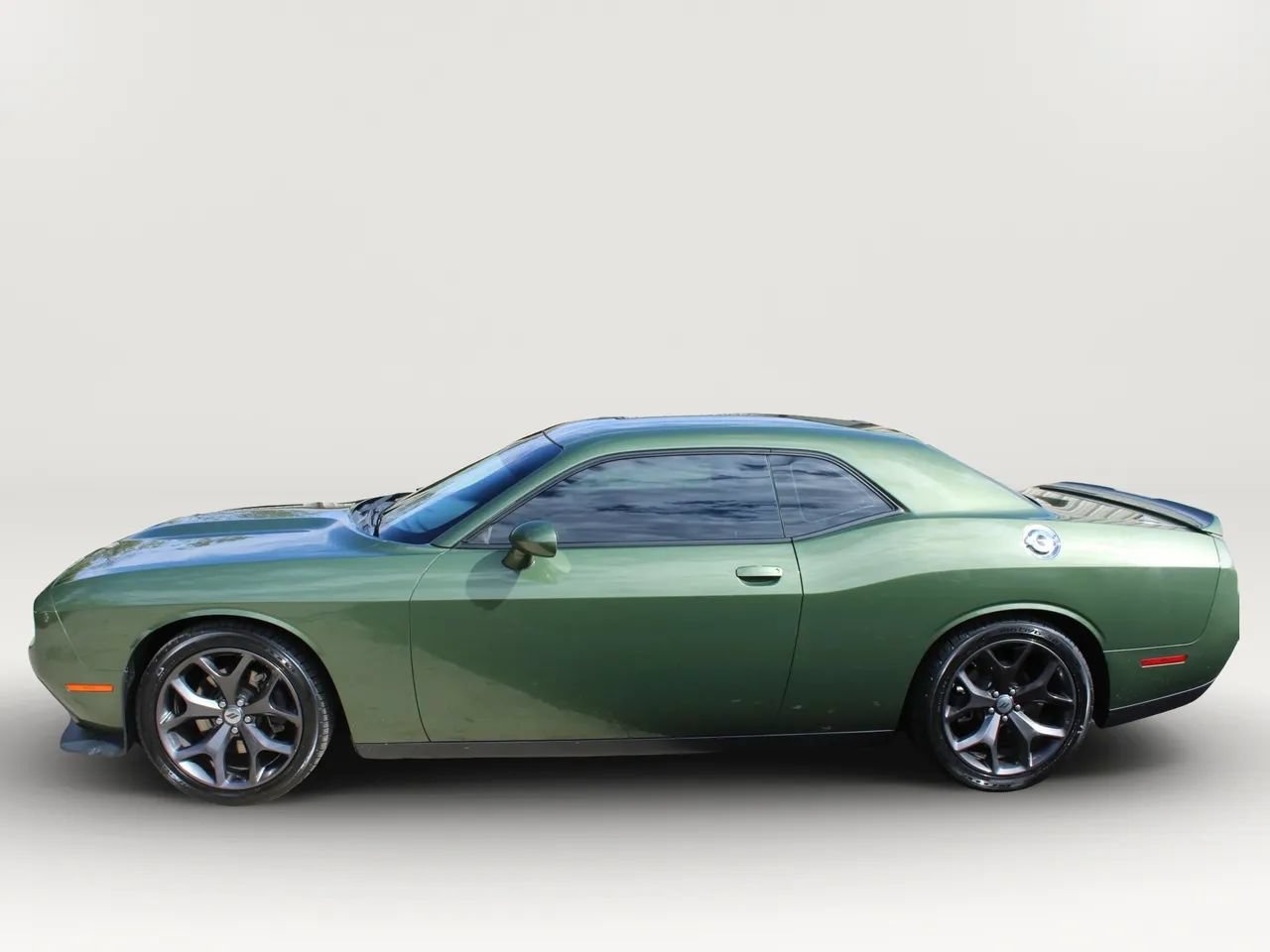 Used 2019 Dodge Challenger R/T RWD image 6