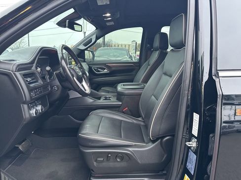 Used 2022 GMC Yukon XL SLT w/ SLT Premium Package image 14
