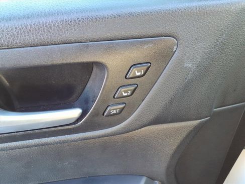 Used 2017 Toyota Highlander Limited image 13