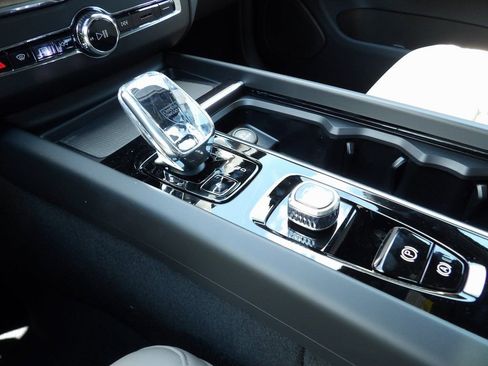 New 2026 Volvo XC60 B5 Plus w/ Protection Package Premier image 19