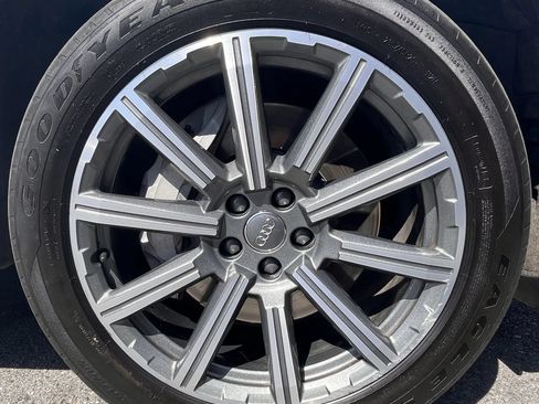 Used 2019 Audi Q7 2.0T Premium Plus w/ Premium Plus Package AWD/4WD image 32