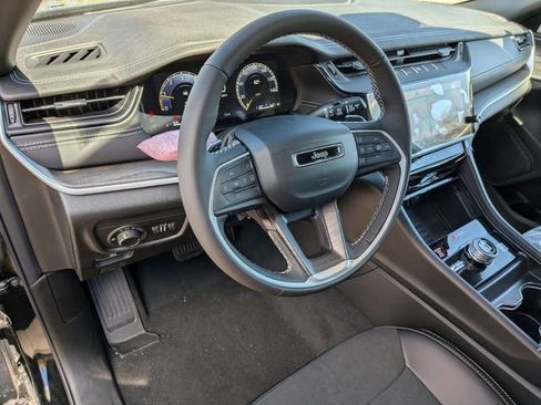 New 2026 Jeep Grand Cherokee Altitude AWD/4WD image 11
