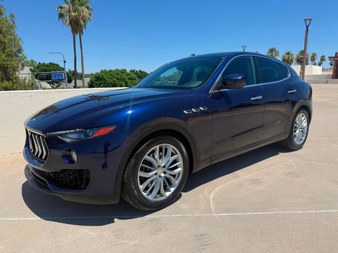 Used 2018 Maserati Levante AWD/4WD image 3