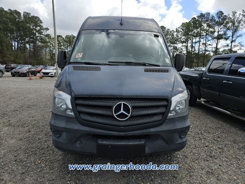 Used 2016 Mercedes-Benz Sprinter 3500 image 3
